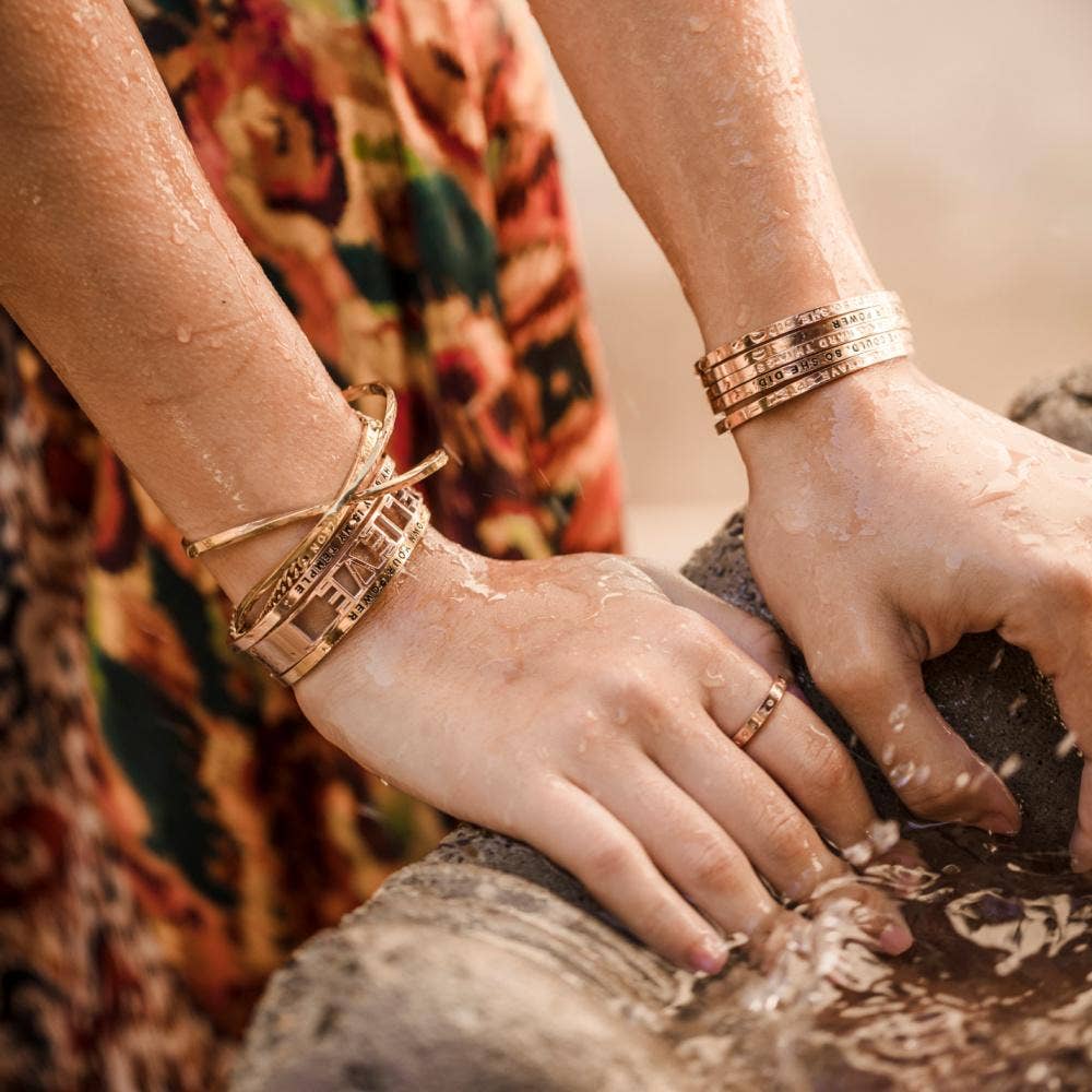MantraBand: Survivor | Yellow Gold - Willow and Queen
