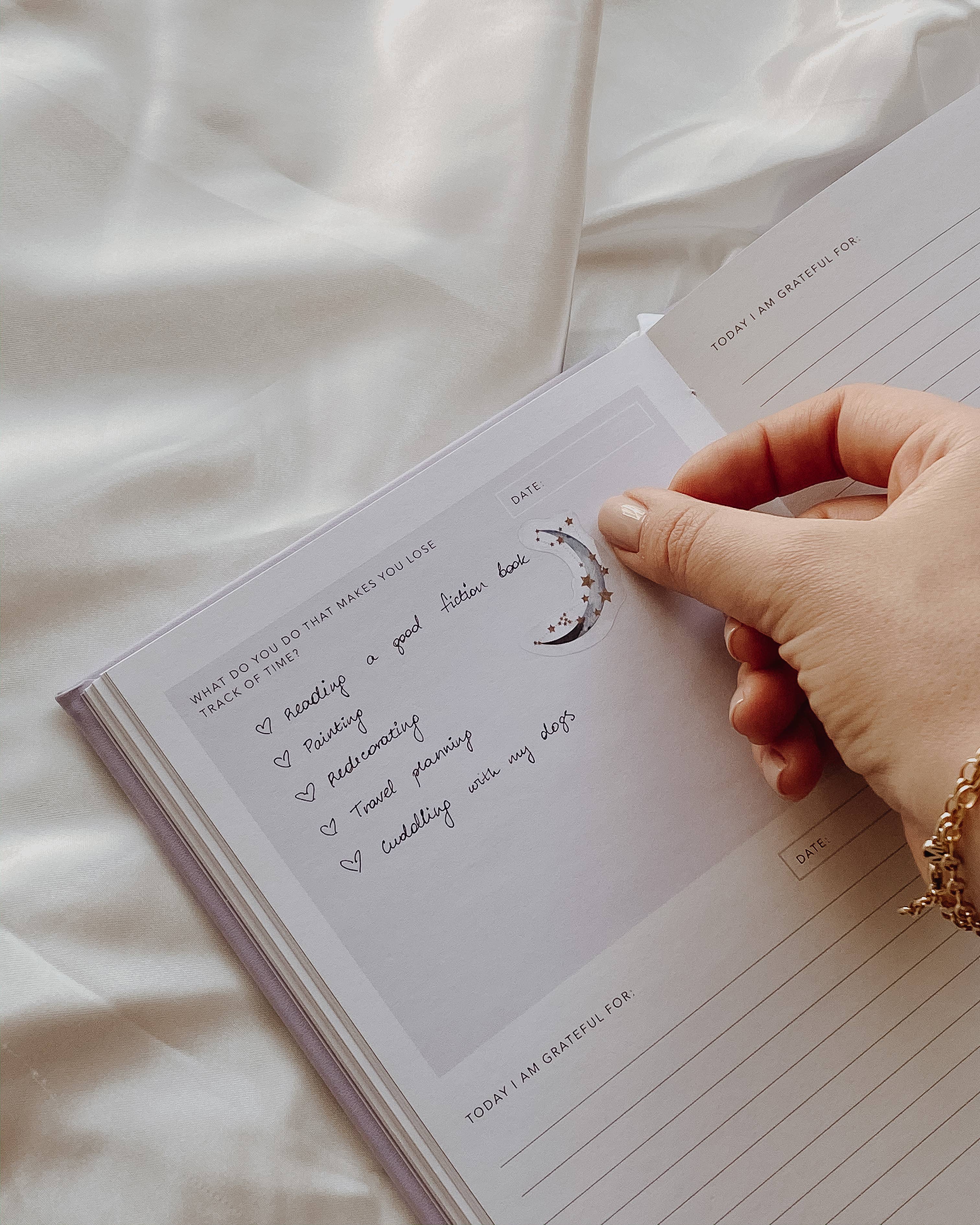 Gratitude & Affirmation Journal for Women – Daily Wellness Notebook - Willow and Queen