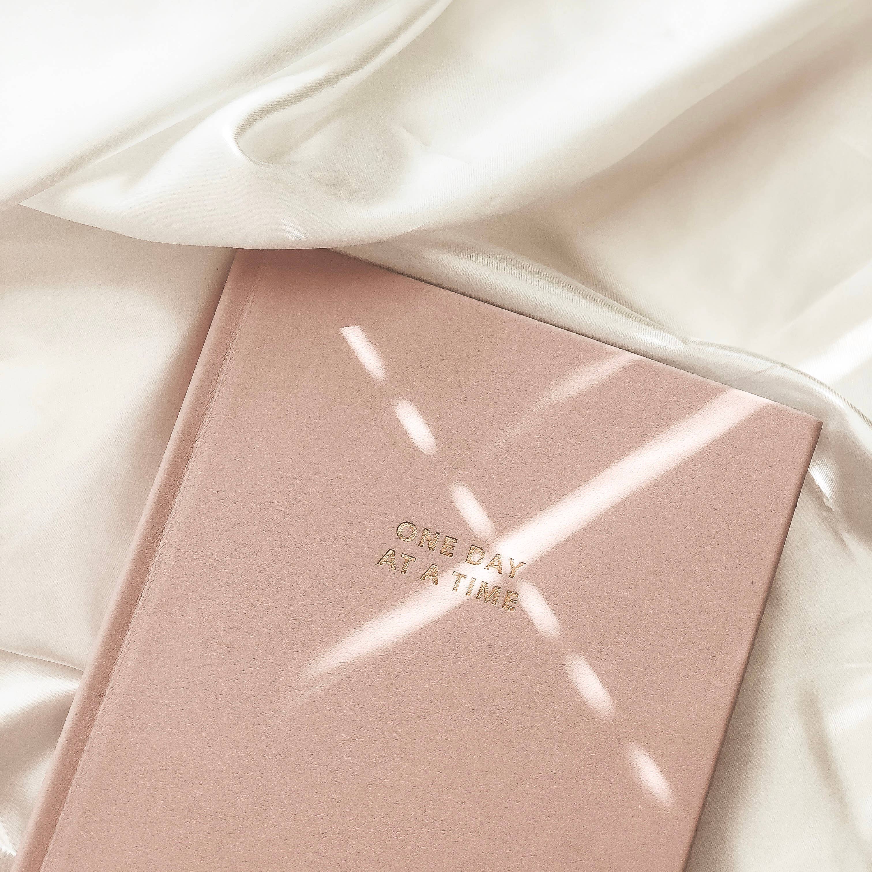 Do It: Weekly Planner - Willow and Queen