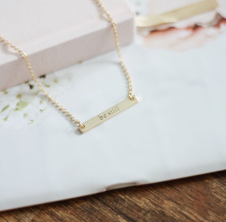 Be Still Bar Necklace - Willow and Queen
