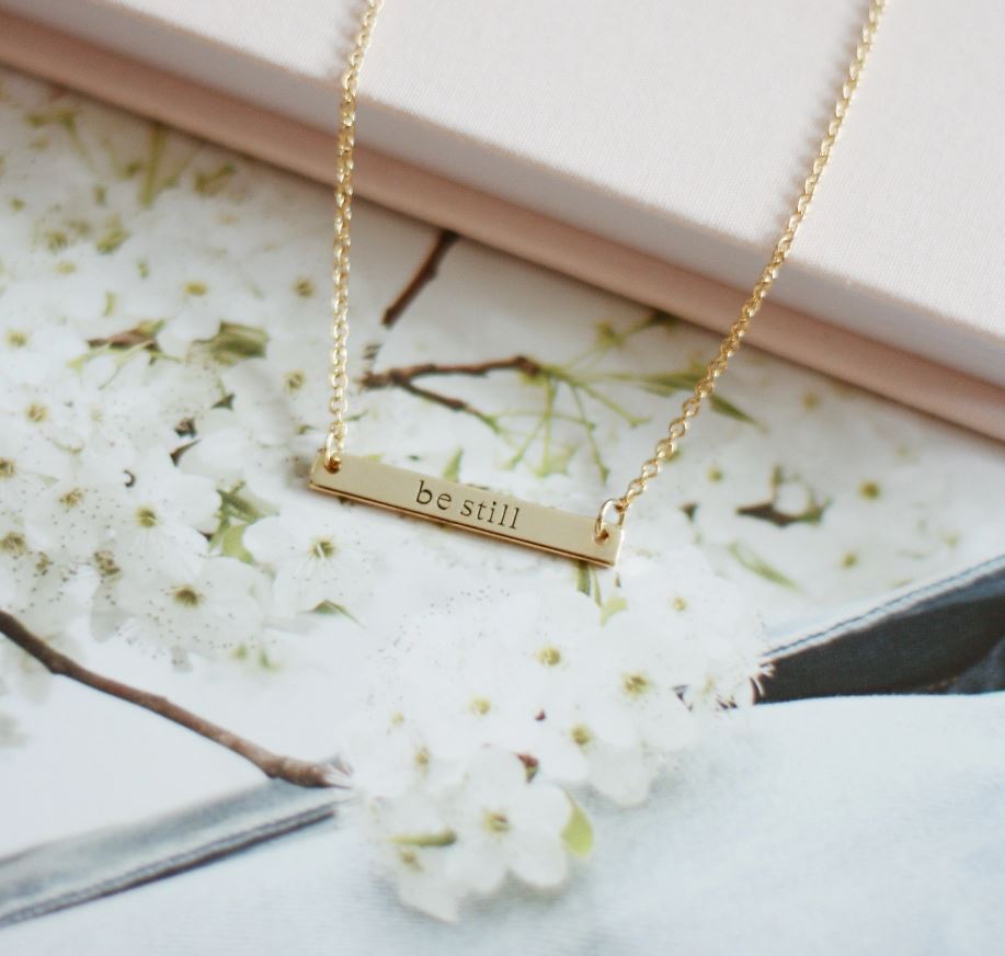 Be Still Bar Necklace - Willow and Queen