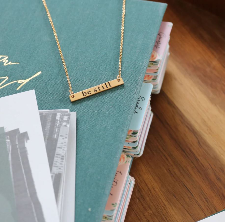 Be Still Bar Necklace - Willow and Queen