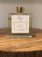 Very Vanilla Reed Diffuser - Willow and Queen