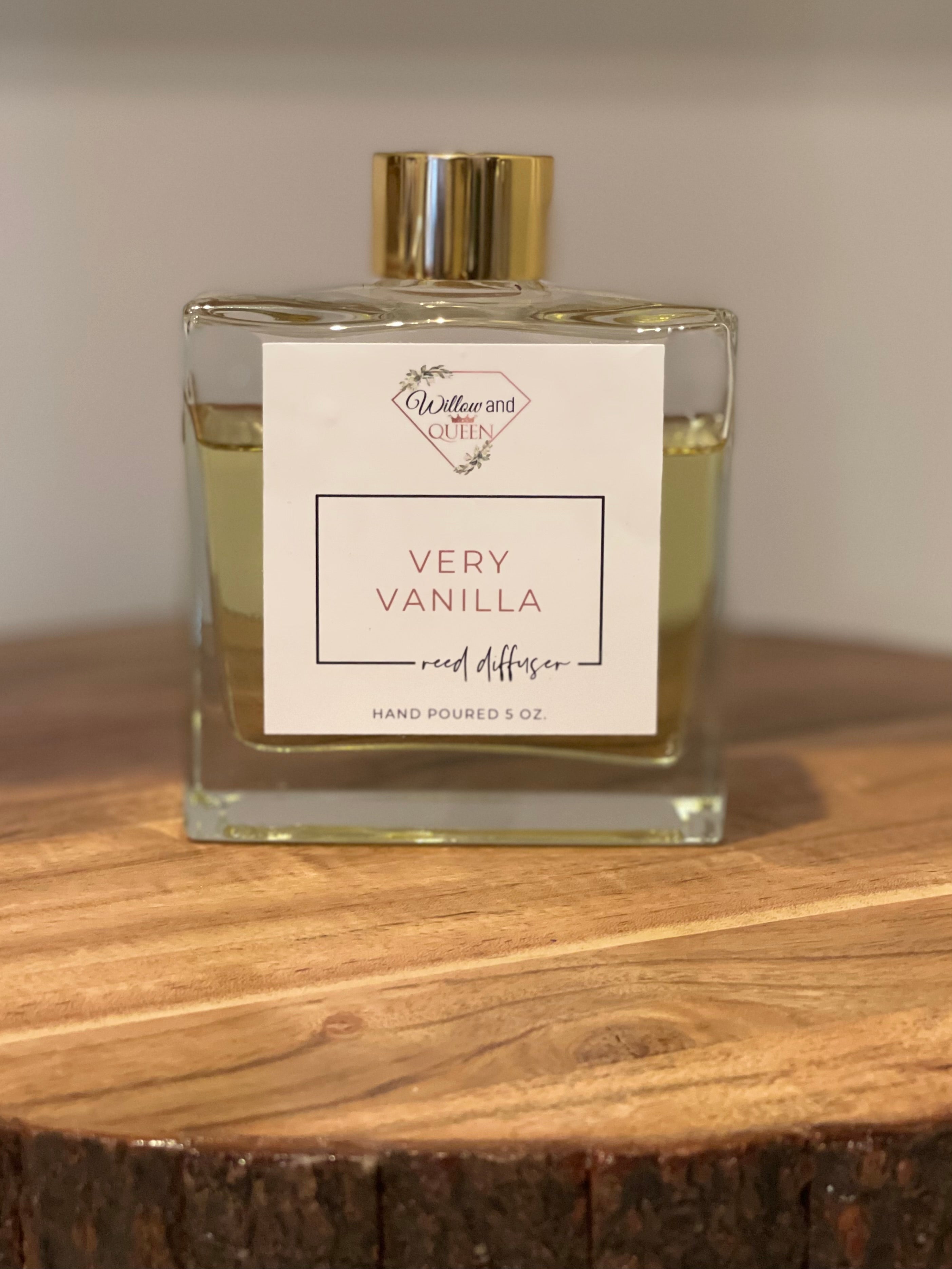 Very Vanilla Reed Diffuser - Willow and Queen